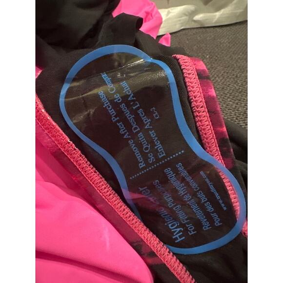 DKNY Tie-Back Halter-Style One-Piece Swimsuit Size Medium - Picture 7 of 11